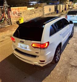 جیپ گراند شیرۆکی